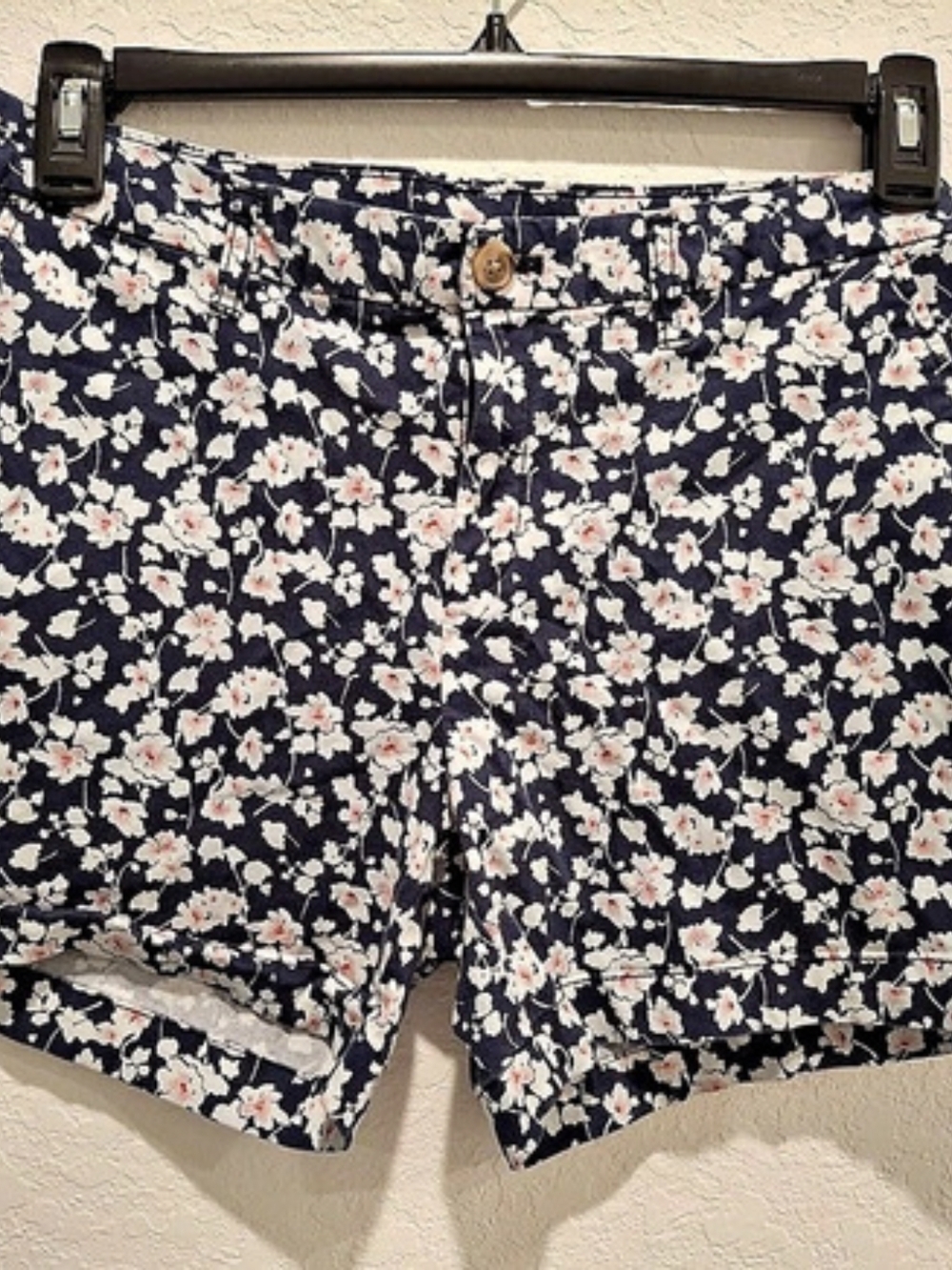 Faded Glory Floral Shorts in Blue & White Size 12